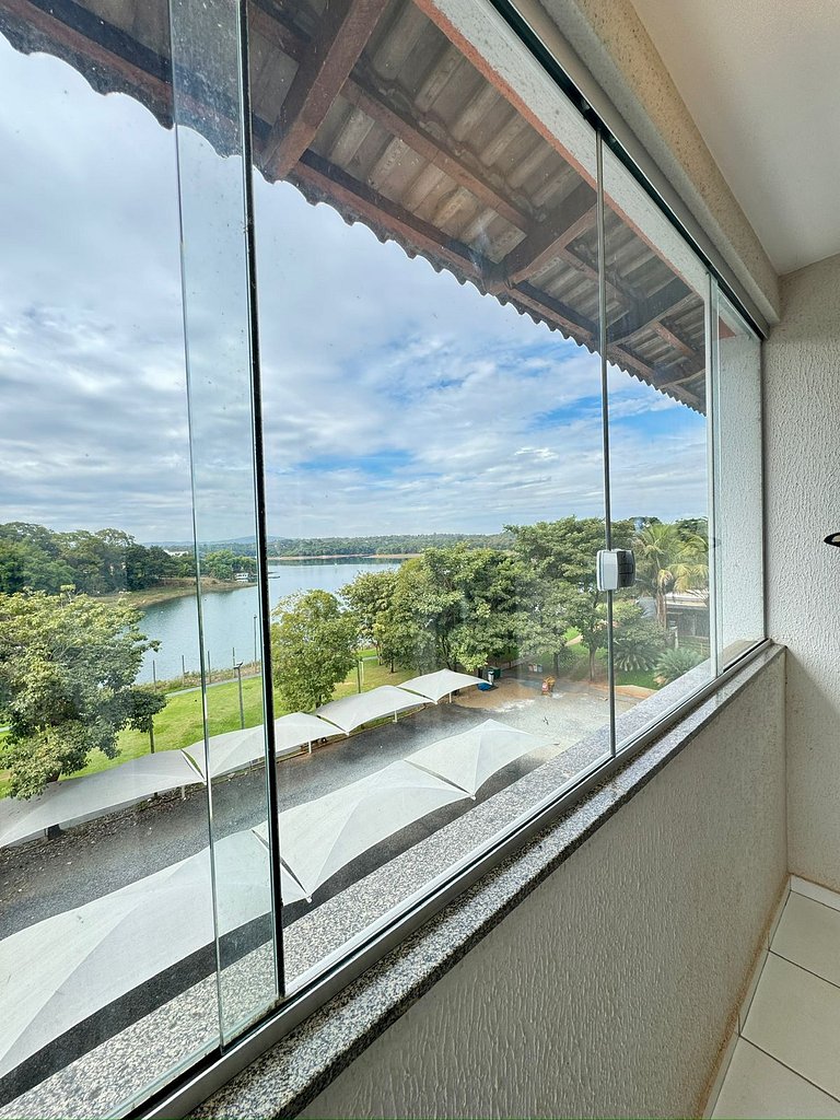 Laguna Flats: Vista Lago & Resort Incrível